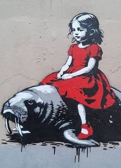 Fillette chevauchant un morse, ce lien intuitif au vivant qui fonde la télépathie animale en médiumnité.